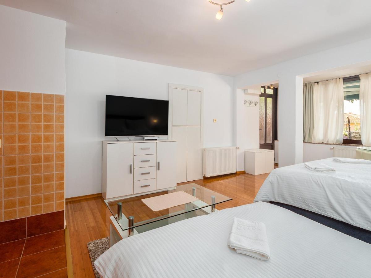 Studio Apartment "Kalina" 550 M From Sea Риека Экстерьер фото